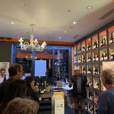 présentation des vins lors de l'événement Régis Descotes